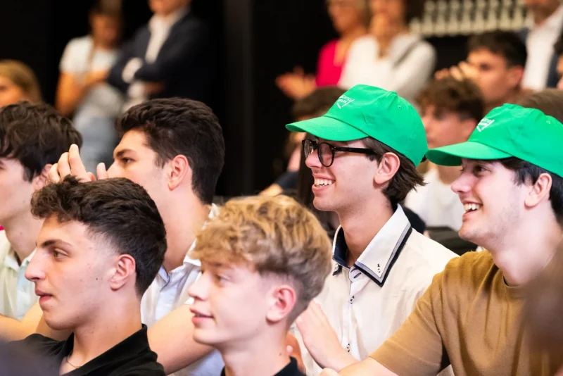 Foto degli studenti e dei docenti dei corsi estivi STEM