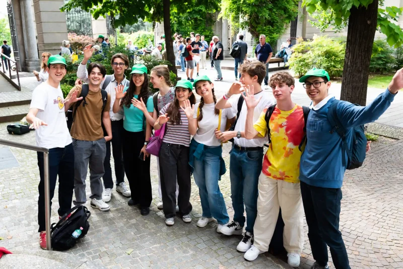 Foto degli studenti e dei docenti dei corsi estivi STEM